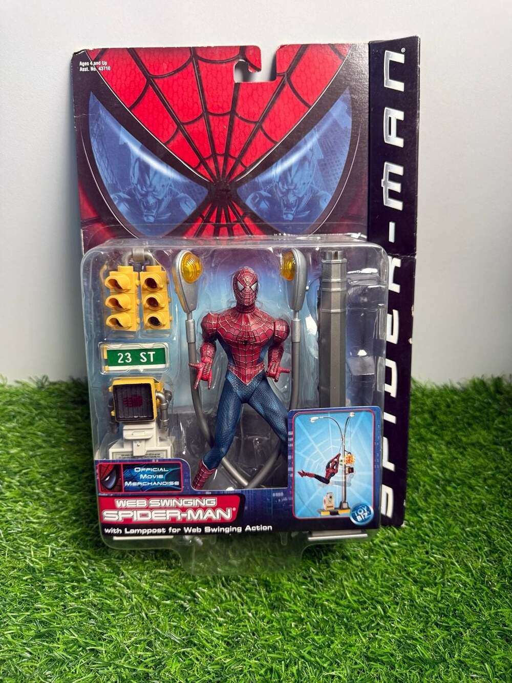 Toy Biz Spider-Man Web Swinging Action Figure New